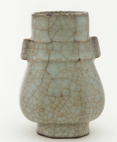 中国美術品、青瓷貫耳瓶、宋代官窑。美品貴重珍品。 中国美術品、青瓷貫耳瓶、宋代官窑。美品貴重珍品。 中国美術
