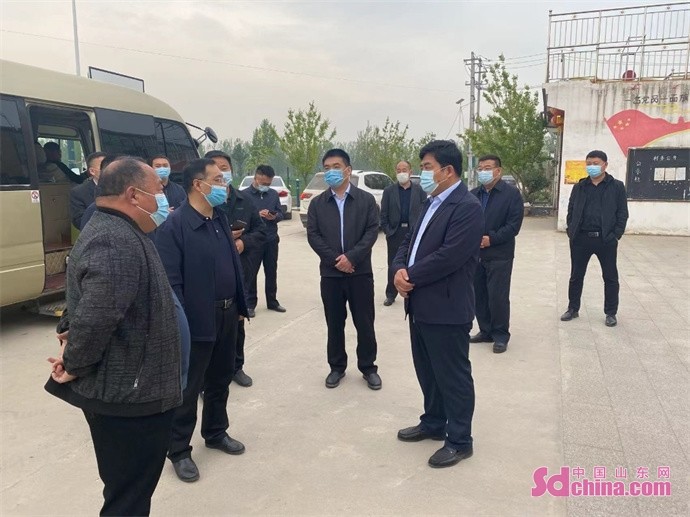 菏泽曹县赵福龙到仵楼镇调研