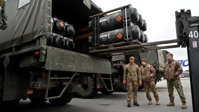 乌展示报废俄军装备_俄军现役装备_俄军装备新型导弹
