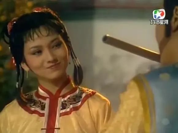 《雪山飞狐》里,赵雅芝也出演了,饰演深恋福康安的马春花,虽然马春花