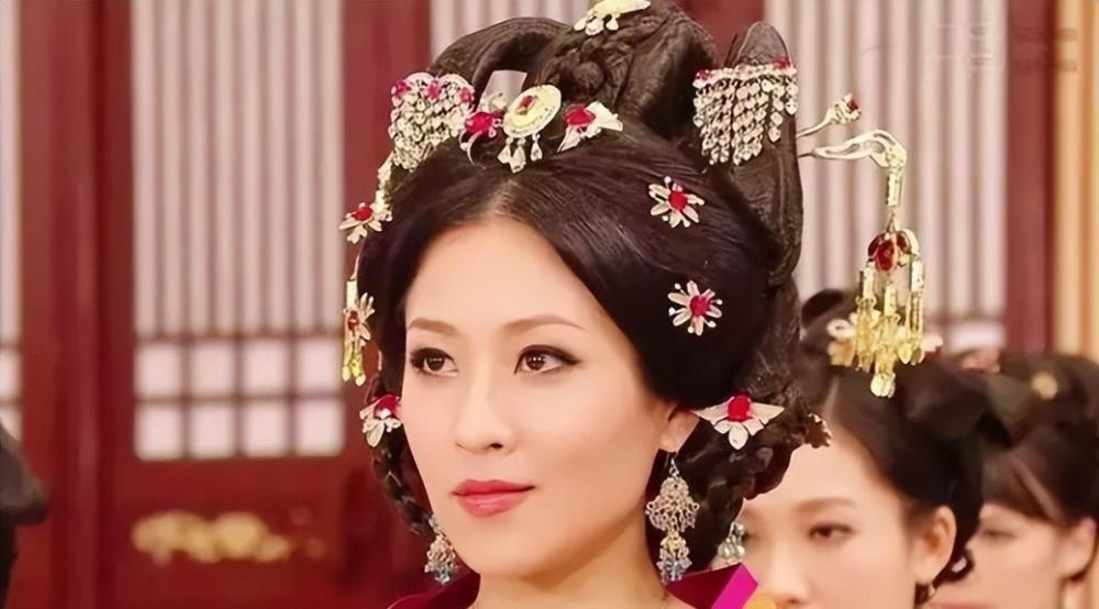 这个事情就怪他那个风流的丈母娘郜国大长公主.