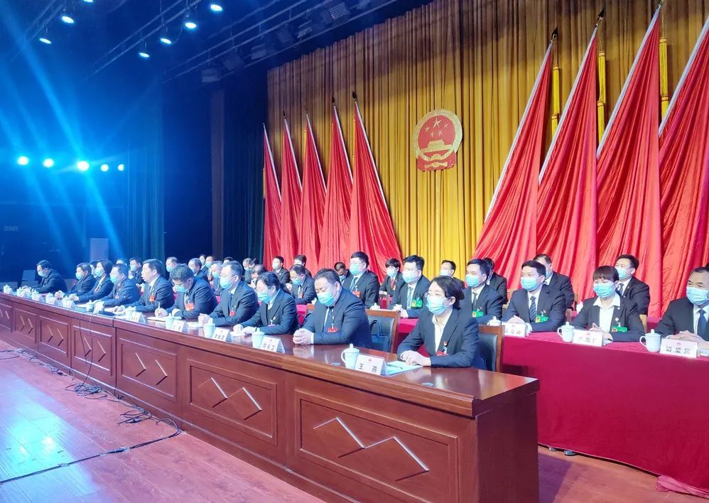 副主任,李新,符永卫,毋精华等26位同志当选县第十五届人大常委会委员