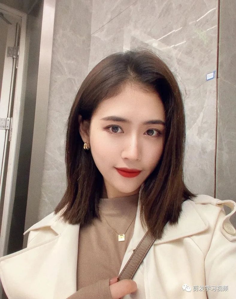 2022春季锁骨发又火了,瞬间提升你的颜值-发型-爱女人