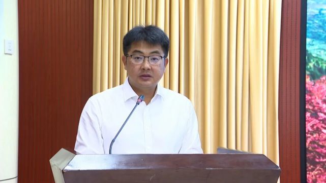 玉溪市工业和信息化局负责同志,澄江市领导常成,王江飞,李宜涛,赵丽华