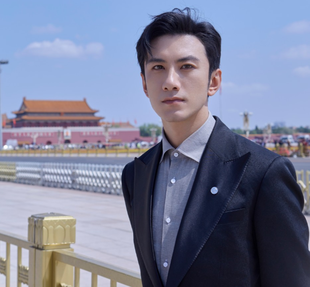 《驭鲛记》肖顺尧:凭颜值赢过3万人,入圈12年,靠"惨"翻红!
