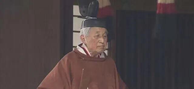 日本明仁天皇退位诏书大曝光竟然是文言文写的你能读懂吗