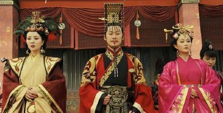 假如说有人不希望他回去话,此人应该是他的儿子楚顷襄王芈横.