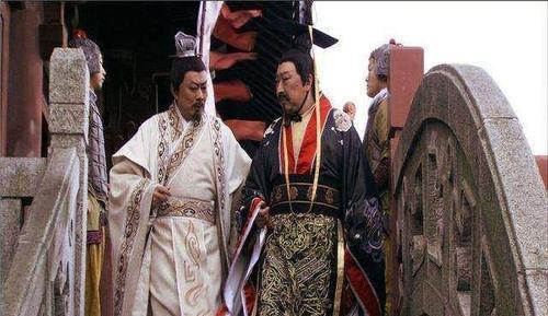 就算楚怀王回国能战胜儿子,重登王位,楚国给自己挂了一块尿布当门帘