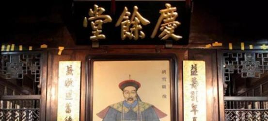 胡雪岩最后的智慧让九姨扯下寿衣一角交给一个铁帽子