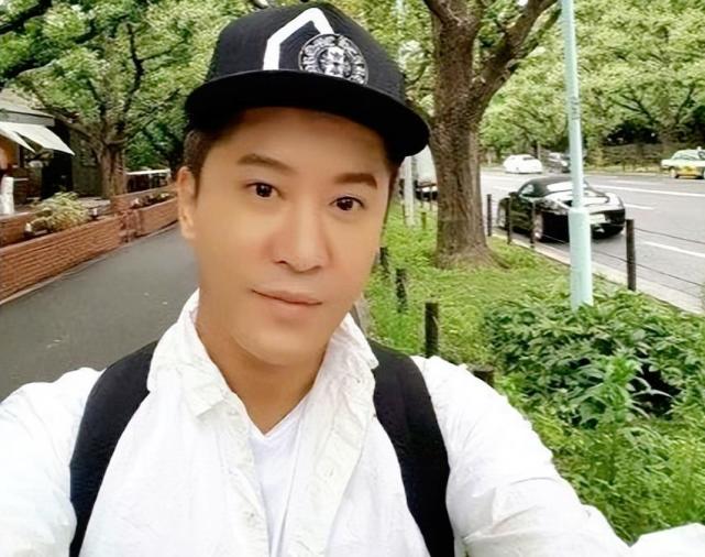 毛宁:一年内接连痛失母亲和父亲,婚姻成谜故事多