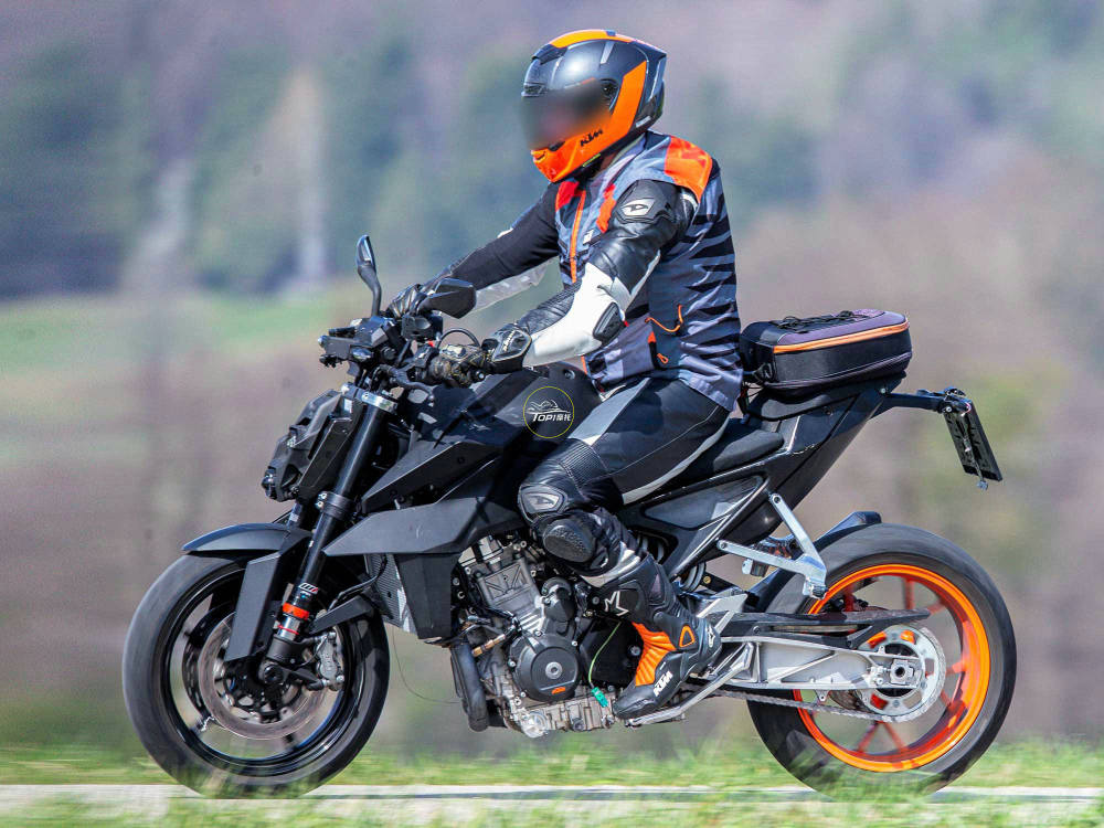 分裂脸真没了ktm990duke新图曝光造型更张扬