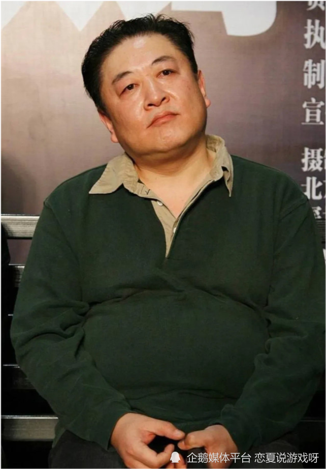 刘斌头顶秃了一片,看起来苍老不少,不接戏的他,现状看