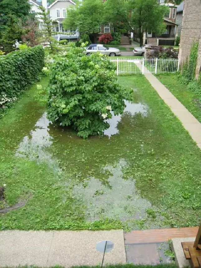 改造前:草地,下雨时容易积水1,最近就看到这些国外的庭院空间改造案例