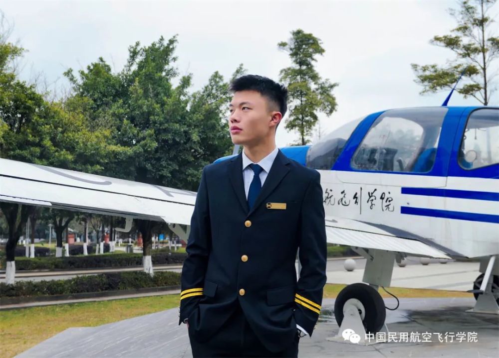 中国民用航空飞行学院飞行技术专业2020级本科生飞行大学生创新创业