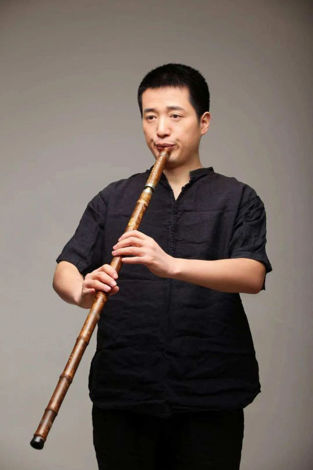 徐宁,著名青年箫笛演奏家 师从张维良教授,陈悦教授,2007年毕业于