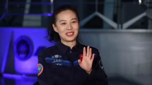 王亚平和丈夫的爱情,反衬了多少女性的疼