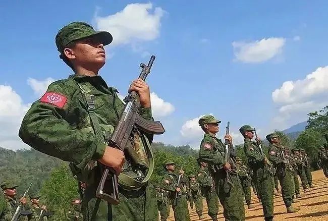 在克钦独立军,果敢同盟军,佤联军等支援下,若开军开始慢慢发展起来.