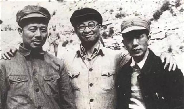 1947年,陈赓麾下第一虎将牺牲,周希汉失声痛哭,6000人为他抬棺