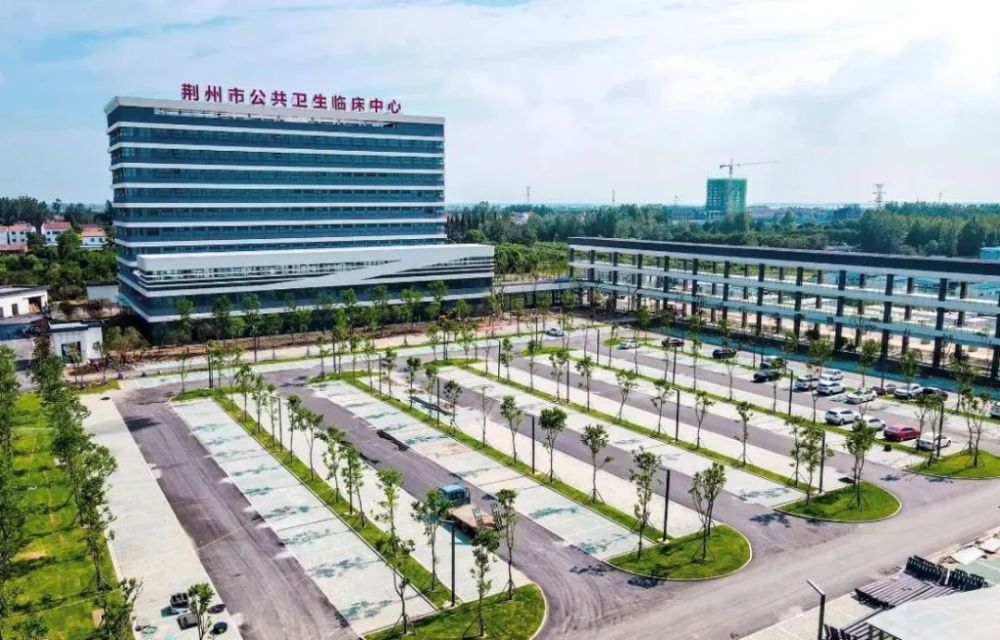 据荆州市第一人民医院院长李茂坤介绍,该项目是新开发银行新冠疫情