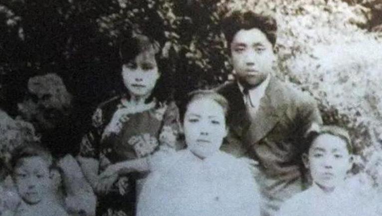 阎锡山才终于松口,娶了年仅14岁的黄花大姑娘徐兰森为妾