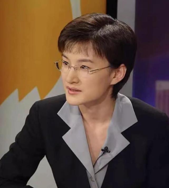 从荣誉满身到背负骂名,央视名主持董倩,到底经历了什么?
