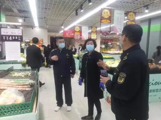 成立两个价格专项检查小组,分赴金都百货,佳乐家,家家悦,振华商厦,招