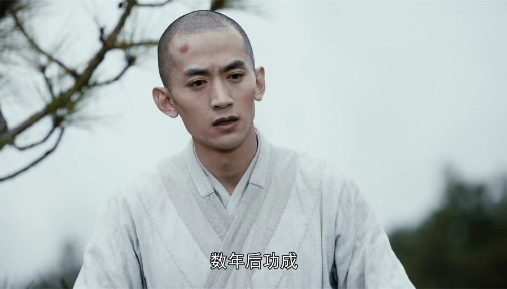 在演这个角色时,张天阳还是能演出角色的味道的,看上去很憨,很傻,而这