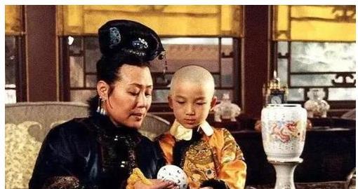 起初,孝庄太后指定侄女科尔沁博尔济吉特氏给儿子顺治当皇后,顺治一点