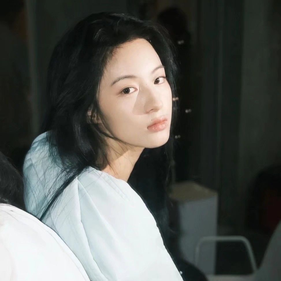 头像|高级清冷感女生头像_腾讯新闻