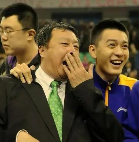 吴庆龙正式卸任青岛男篮主教练一职,将回归辽宁男篮辅助杨鸣.