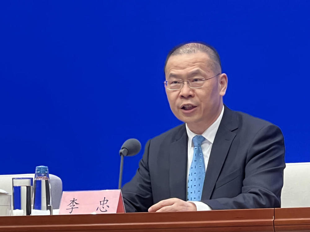 人力资源和社会保障部副部长李忠.