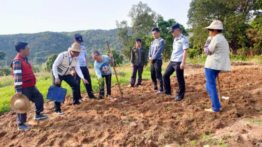 奋进新征程建功新时代韦柯边境线上的普法电影人