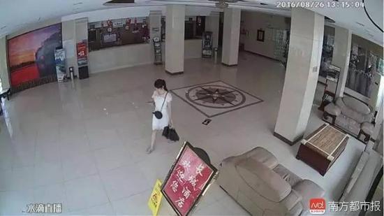 連內衣店、按摩館都被大量直播 畫面讓人心驚