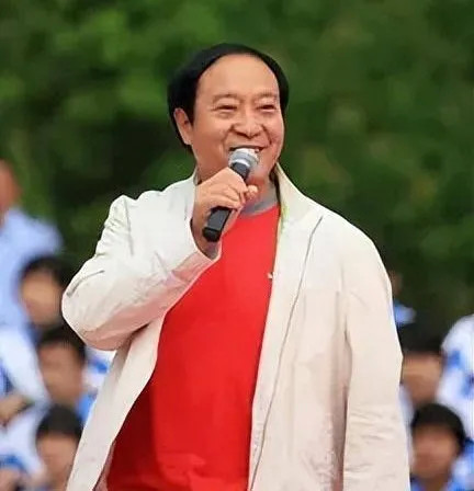 牛群事业巅峰期去当副县长身边人劝他不要去却被人举报贪脏400万