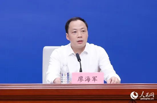 各位媒体朋友们,大家好,我是长乐区人民政府廖海军,非常感谢福州新闻