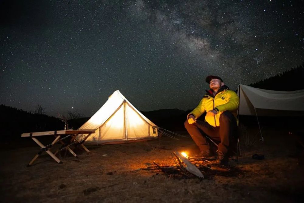 巨出片的磨盘山网红帐篷露营地人均50享露天电影篝火晚会下一个朋友圈