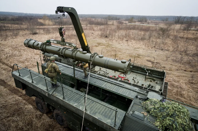 曾经为了炸乌克兰一辆老式"山毛榉"防空导弹,发射一枚"伊斯坎德尔"