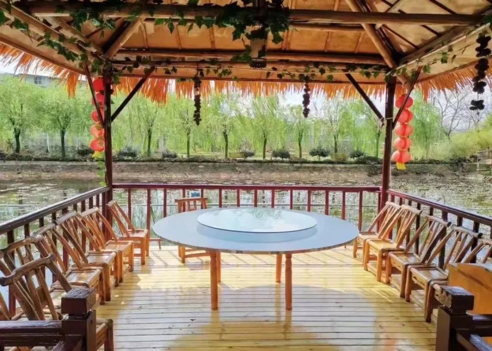 鸭蛋酥,豇豆粑碧水山庄的味蕾奔放在我醉啦今夜,霓虹如霞我就醉啦不用