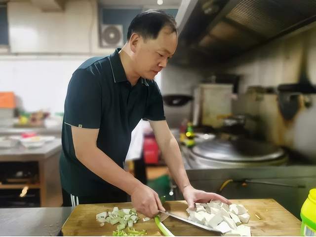 河北武安公安战疫先锋胡建奇坚守抗疫第一线