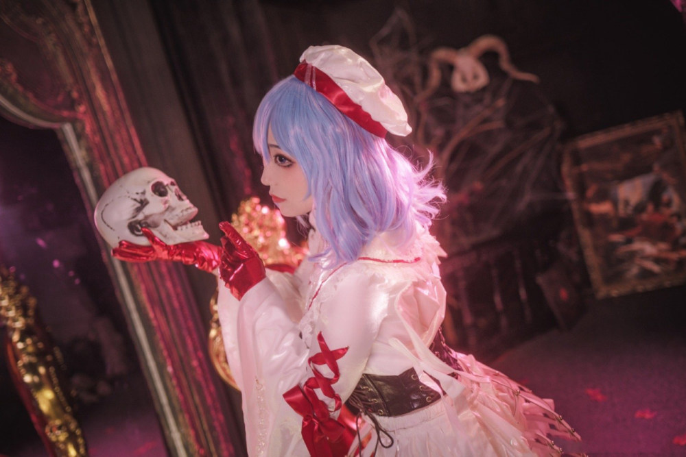 东方project蕾米莉亚纯白恶魔cosplay