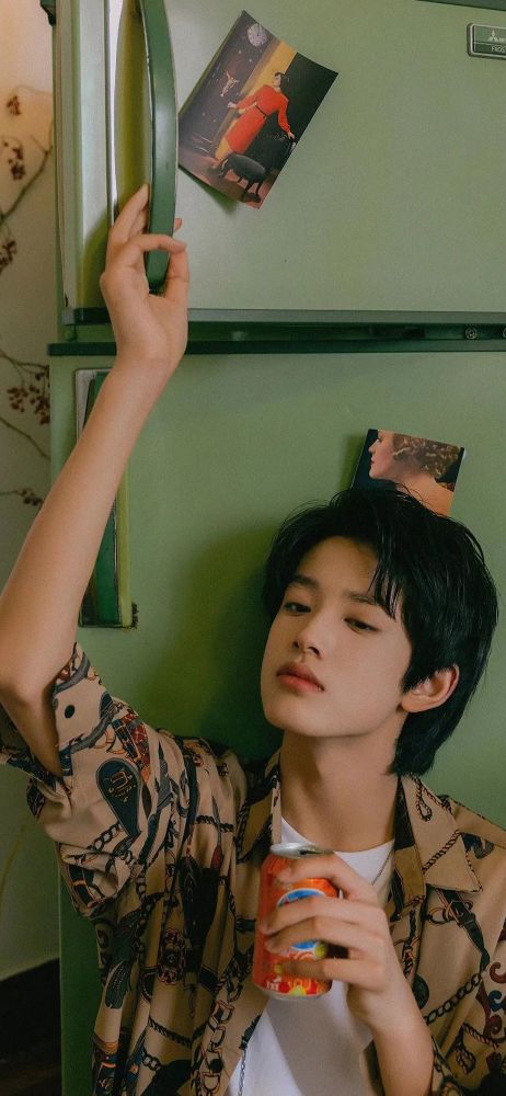 『张极』明星壁纸 tf家族壁纸_腾讯新闻