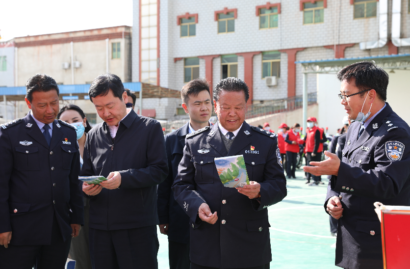 特别是在公安厅张洪波书记和平措一级警务专员的具体安排下,4月27日