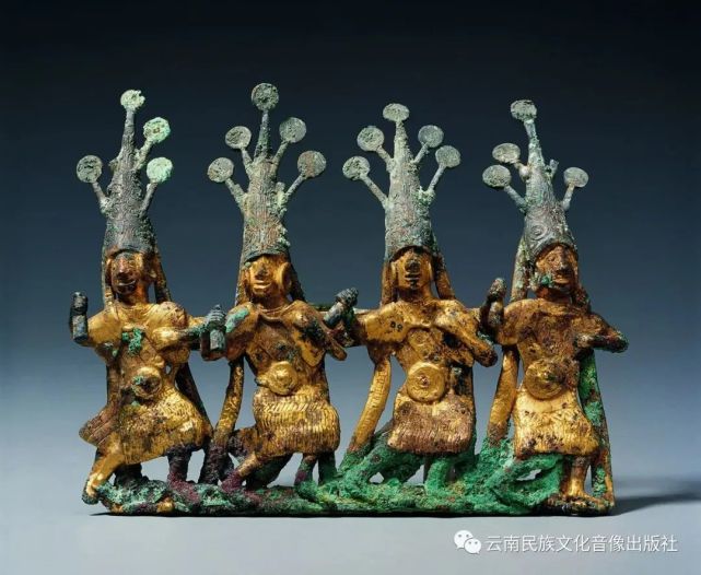 4cm云南晋宁石寨山13号墓出土云南省博物馆藏gild bronzebuckle with