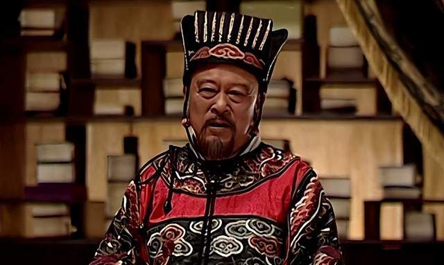 因为他是太子裕王的老师,所以得以在严嵩与徐阶之间保持中立
