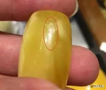 大家是不是只听说过肉类可以"注水,没想到这文玩可以"注胶,真是只有
