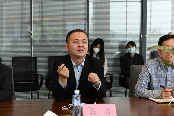 商丘工学院党委书记陈中亚校长丁艳红一行深入企业调研