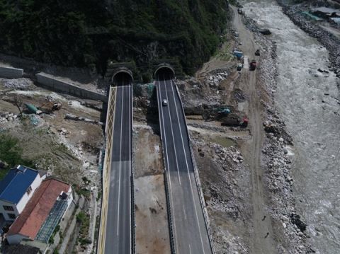 抢在汛期前,都汶高速公路恢复双向通行!