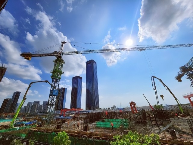 深铁集团高质量打造“站城一体”的新一代枢纽城市综合体——前海综合交通枢纽首批地下空间封顶_腾讯新闻