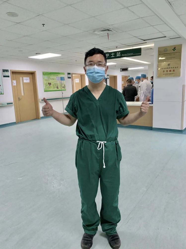 大理人物张建波皮肤科里的全能医生
