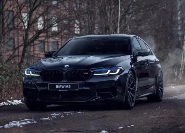 据悉bmw i5系续航里程将在480公里以上,主要竞争对手为奔驰eqe车型
